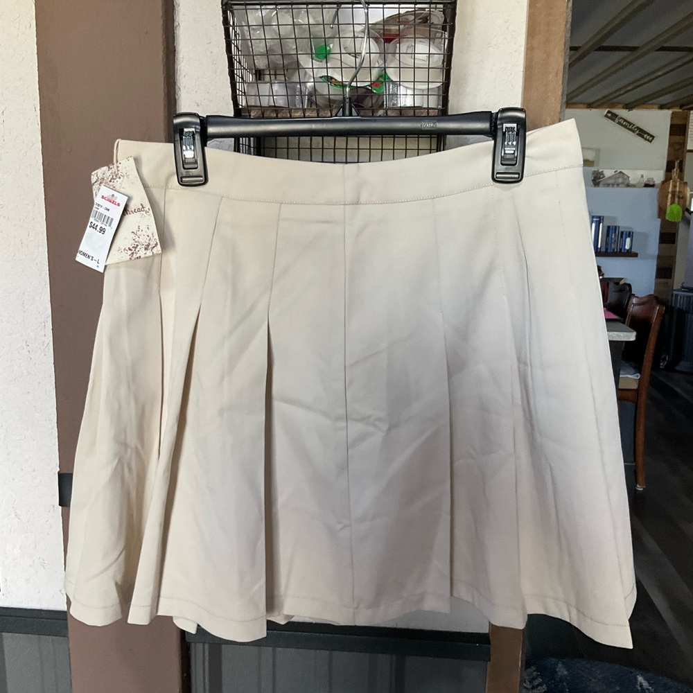 Hem & Thread Cream Pleated Skater Skirt